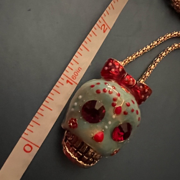 ♥️ Betsey Johnson sugar skull with crystal bow & sparkling eyes ♥️ - Picture 5 of 6